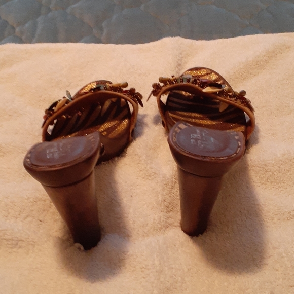 Mule - Picture 2 of 3